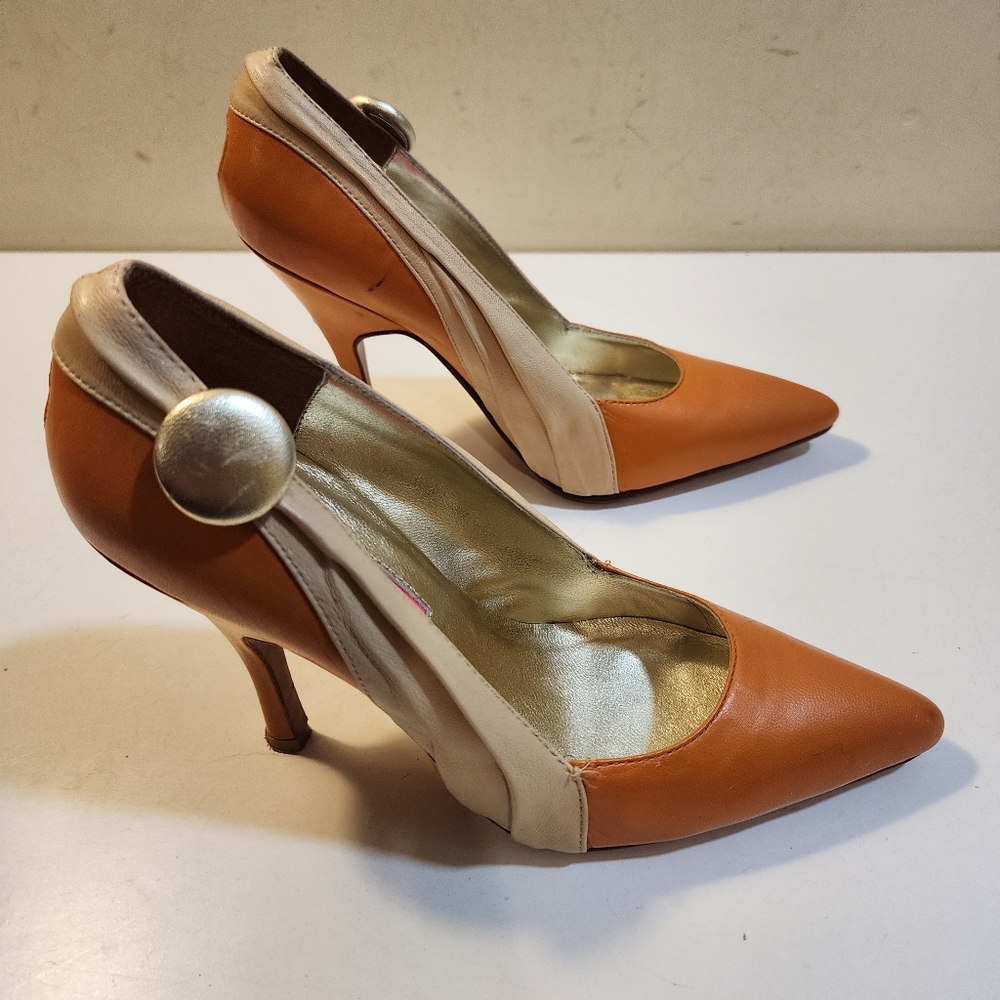 C. Label Two-Tone Orange and Cream Pointed-Toe Heels Sz 7.5 - Picture 12 of 16